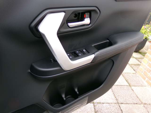 ダイハツ ロッキー １．０ プレミアム Ｇ ４ＷＤ R8年 () 99