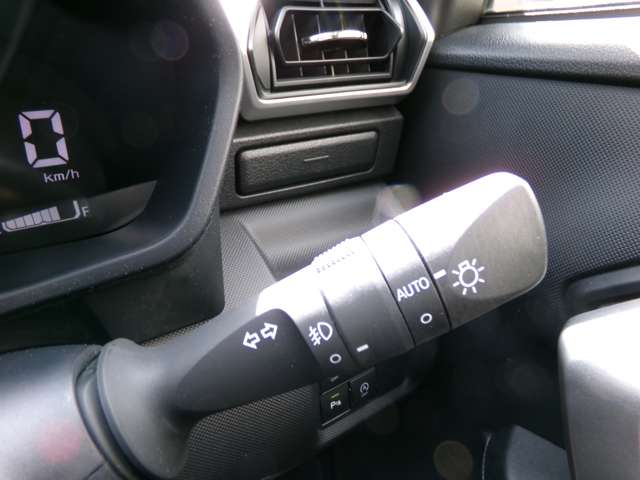 ダイハツ ロッキー １．０ プレミアム Ｇ ４ＷＤ R5年 () 99