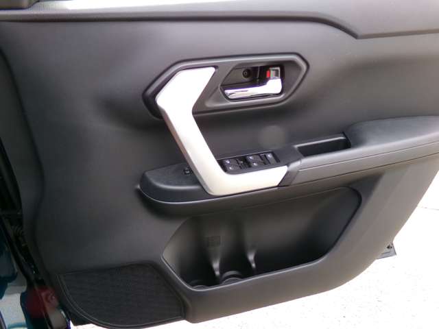 ダイハツ ロッキー １．０ プレミアム Ｇ ４ＷＤ R5年 () 99