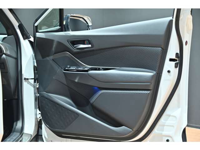 トヨタ Ｃ−ＨＲ ハイブリッド １．８ Ｇ モード ネロ セーフティ プラスＩＩＩ R5年 () 99