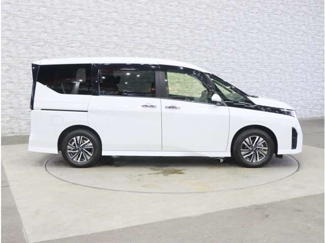 日産 セレナ ２．０ ハイウェイスターＶ R5年 (関東) 99