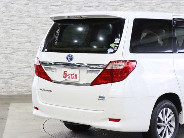 トヨタ アルファード　ハイブリッド ２．４ Ｘ ４ＷＤ H26年 (関東) 99