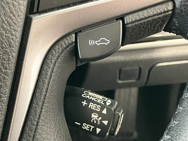 トヨタ クラウン　ハイブリッド ハイブリッド ２．５ Ｇ H27年 (近畿) 99