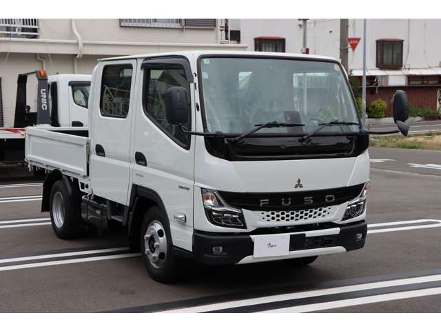 三菱フソウ キャンター ３．０ ダブルキャブ 全低床 ディーゼルターボ R8年 (近畿) 99