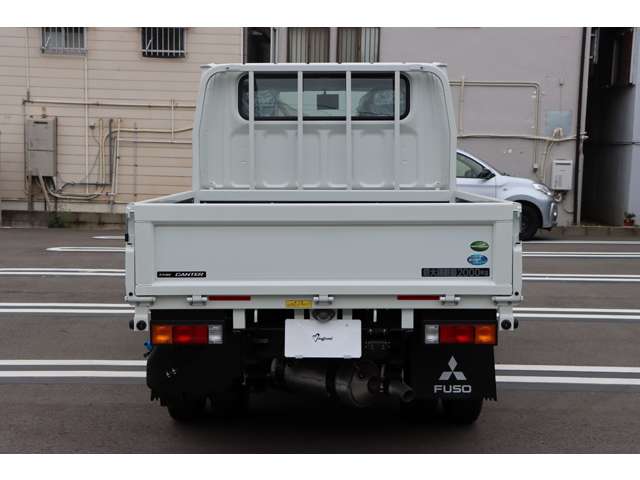 三菱フソウ キャンター ３．０ ダブルキャブ 全低床 ディーゼルターボ R8年 (近畿) 99