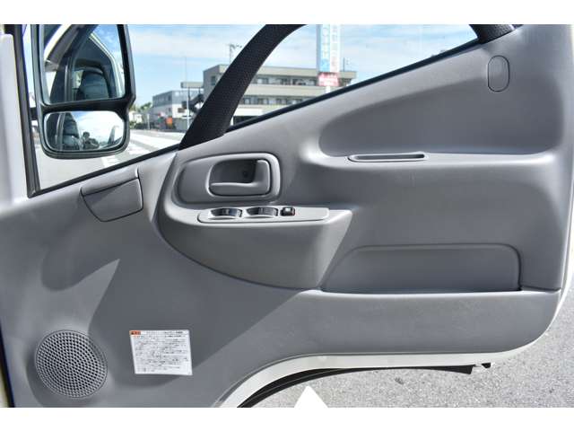 日野自動車 デュトロ ４．０ＤＴ H30年 (近畿) 99