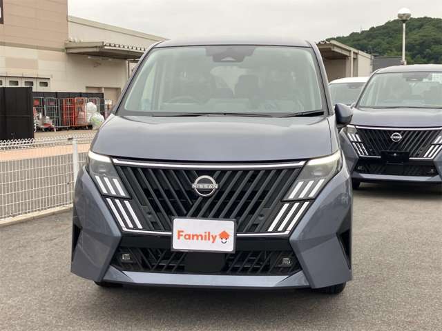 日産 セレナ １．４ Ｅ－ＰＯＷＥＲ ハイウェイスターＶ 日産オリジナルナビ取付パッケージ装着車 R8年 (東海) 99
