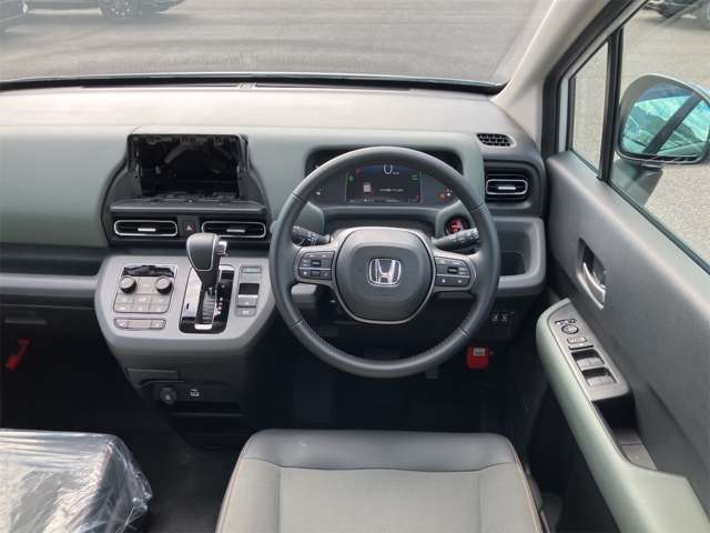 ホンダ フリード　ハイブリッド １．５ Ｅ：ＨＥＶ クロスター R8年 (東海) 99