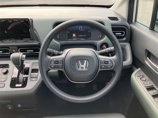 ホンダ フリード　ハイブリッド １．５ Ｅ：ＨＥＶ クロスター R8年 (東海) 99