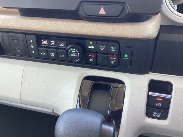 ホンダ Ｎ　ＢＯＸ ６６０ ファッションスタイル ２トーン R7年 (近畿) 99