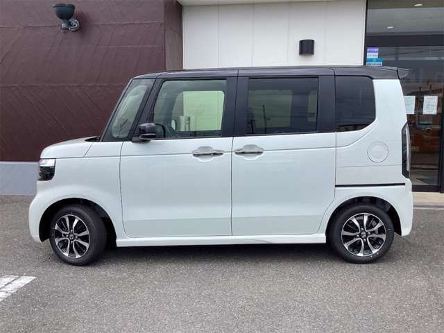 ホンダ Ｎ　ＢＯＸ カスタム ６６０ コーディネートスタイル ２トーン R8年 (近畿) 99