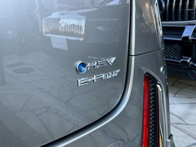 トヨタ ヴェルファイア　ハイブリッド ハイブリッド ２．５ Ｚプレミア Ｅ－ＦＯＵＲ ４ＷＤ R8年 (東海) 99