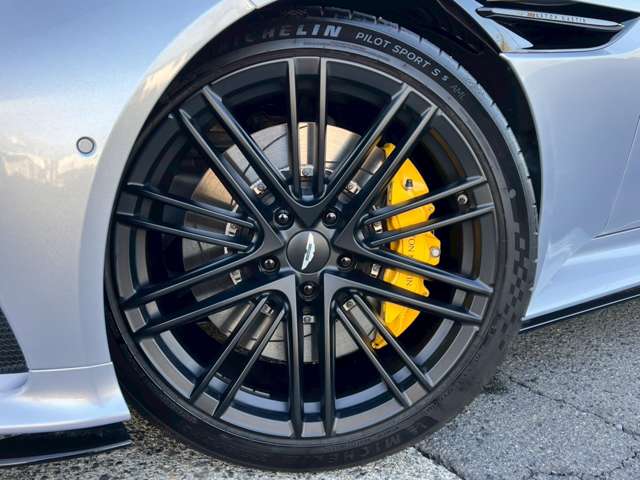アストンマーティン ＤＢ１２ ４．０ R7年 (東海) 99
