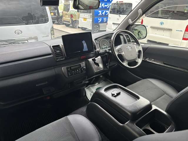 トヨタ ハイエースバン ２．８ スーパーＧＬ ダークプライム ロングボディ ディーゼルターボ H30年 (九州・沖縄) 99