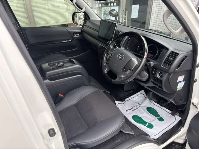 トヨタ ハイエースバン ２．８ スーパーＧＬ ダークプライム ロングボディ ディーゼルターボ H30年 (九州・沖縄) 99