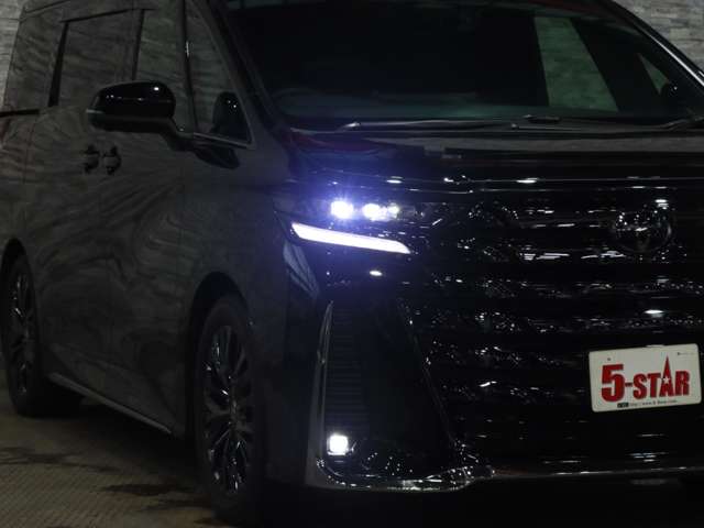 トヨタ ヴェルファイア　ハイブリッド ハイブリッド ２．５ Ｚプレミア Ｅ－ＦＯＵＲ ４ＷＤ R5年 (関東) 99