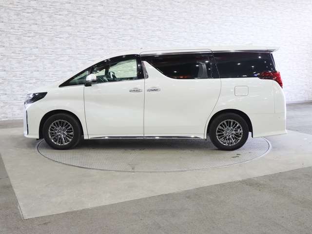 トヨタ アルファード　ハイブリッド ハイブリッド ２．５ エグゼクティブ ラウンジ Ｓ Ｅ－ＦＯＵＲ ４ＷＤ R4年 (関東) 99