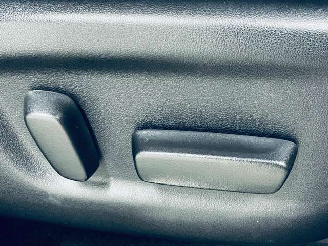 トヨタ ハリアー ２．０ プレミアム スタイルモーヴ H27年 (近畿) 99