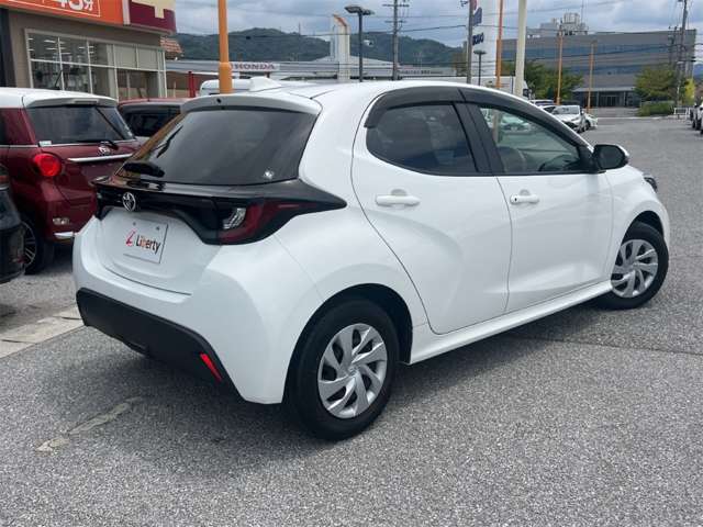 トヨタ ヤリス １．０ Ｘ R3年 (近畿) 99