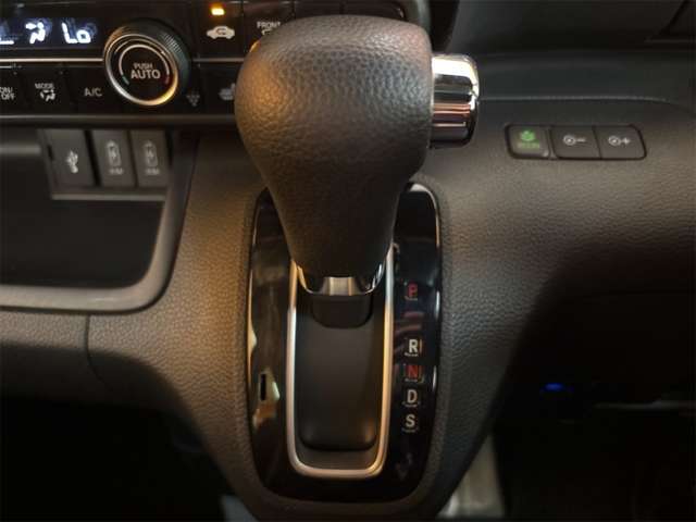 ホンダ Ｎ　ＢＯＸ カスタム ６６０ Ｌ R3年 (近畿) 99