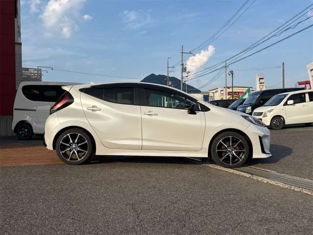 トヨタ アクア １．５ ＧＲスポーツ R6年 (近畿) 99