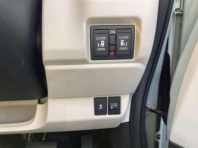 ホンダ Ｎ　ＢＯＸ ６６０ ファッションスタイル ２トーン R8年 (近畿) 99