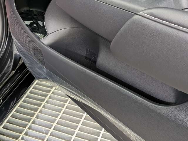 トヨタ アクア １．５ Ｚ Ｅ－ＦＯＵＲ ４ＷＤ R6年 (東北) 99