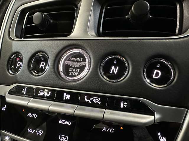 アストンマーティン ＤＢ１１ Ｖ８ H30年 (関東) 99