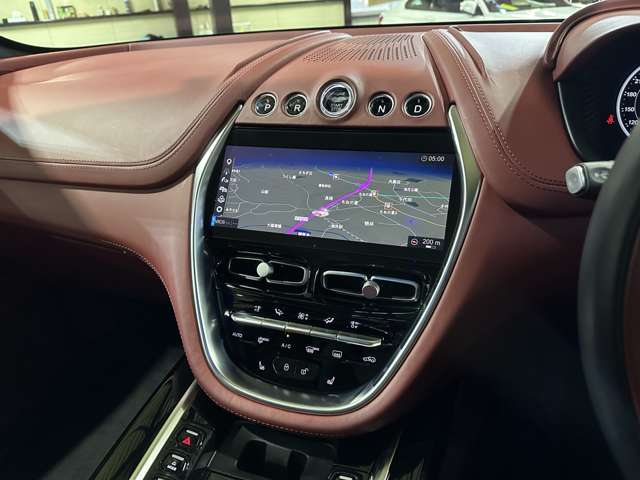 アストンマーティン ＤＢＸ ４．０ ４ＷＤ R3年 (関東) 99