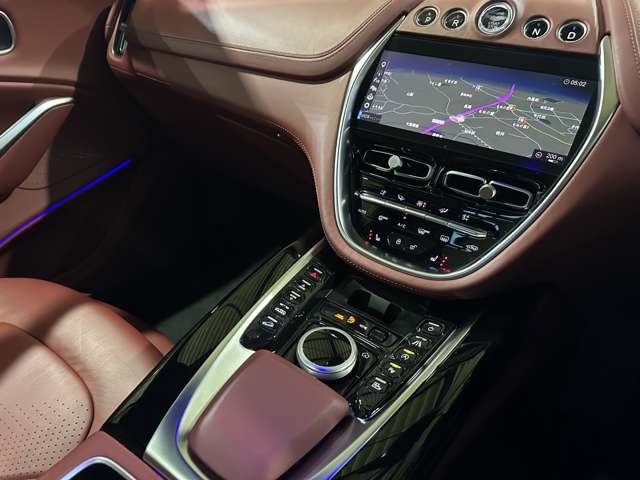アストンマーティン ＤＢＸ ４．０ ４ＷＤ R3年 (関東) 99