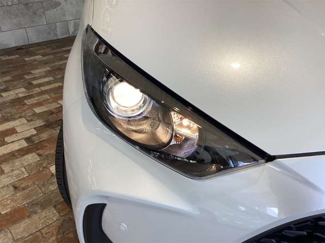 トヨタ ヤリス １．０ Ｘ R8年 (近畿) 99