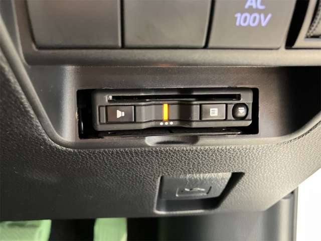 トヨタ アクア １．５ Ｘ R3年 (近畿) 99