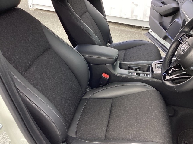 ホンダ ヴェゼル １．５ Ｅ：ＨＥＶ Ｚ R7年 (近畿) 99