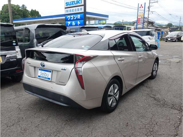 トヨタ プリウス １．８ Ａ Ｅ－ＦＯＵＲ ４ＷＤ H28年 (九州・沖縄) 99