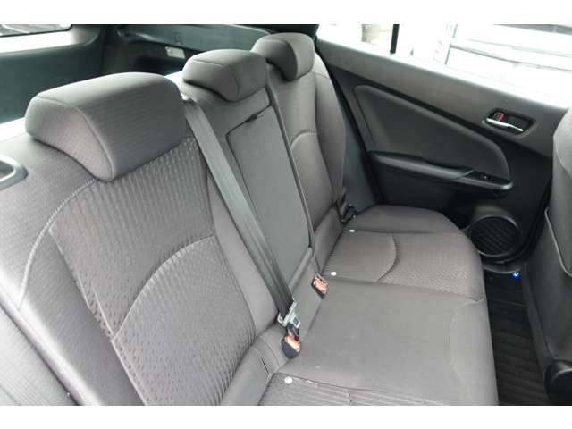 トヨタ プリウス １．８ Ａ Ｅ－ＦＯＵＲ ４ＷＤ H28年 (九州・沖縄) 99