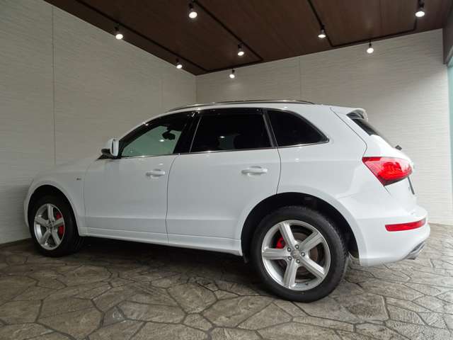 アウディ Ｑ５ ２．０ ＴＦＳＩ クワトロ Ｓラインパッケージ ４ＷＤ H25年 () 99