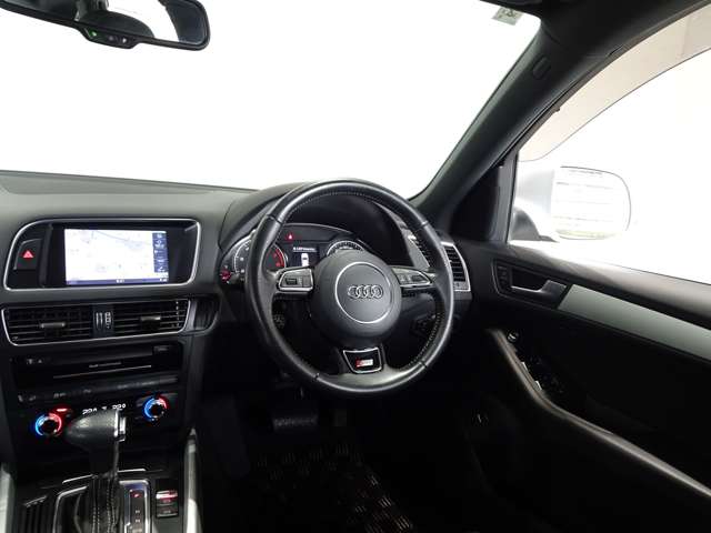 アウディ Ｑ５ ２．０ ＴＦＳＩ クワトロ Ｓラインパッケージ ４ＷＤ H25年 () 99