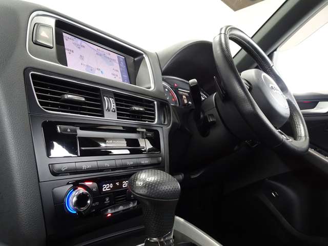 アウディ Ｑ５ ２．０ ＴＦＳＩ クワトロ Ｓラインパッケージ ４ＷＤ H25年 () 99