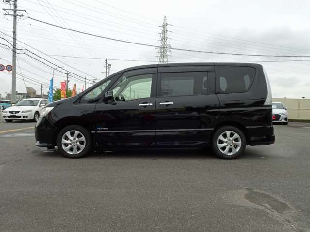 日産 セレナ ２．０ ハイウェイスター Ｓ－ＨＹＢＲＩＤ Ｖセレクション H25年 (東海) 99
