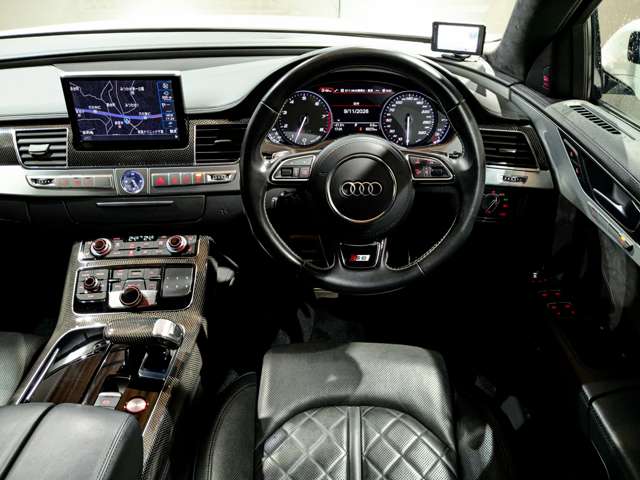 アウディ Ｓ８　プラス プラス ４ＷＤ H28年 () 99