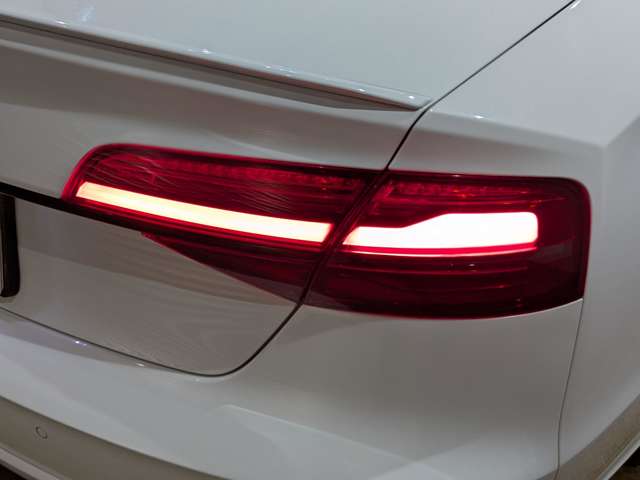 アウディ Ｓ８　プラス プラス ４ＷＤ H28年 () 99