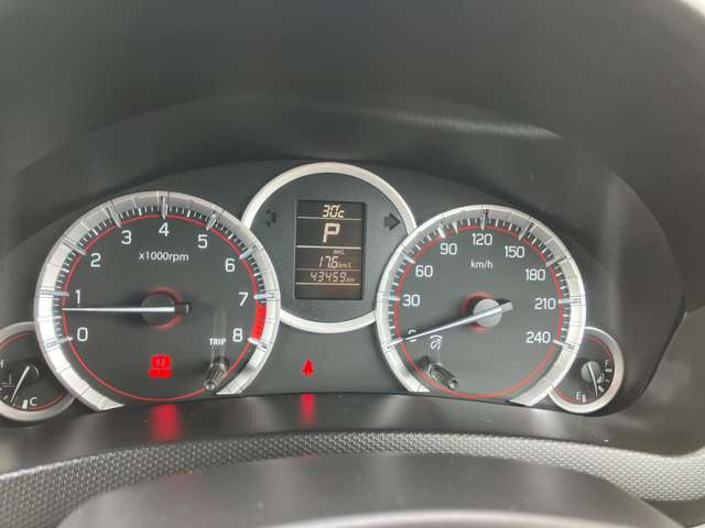 スズキ スイフト １．６ スポーツ H27年 (関東) 99