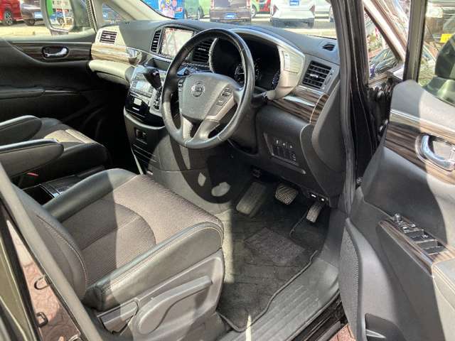 日産 エルグランド ２．５ ２５０ハイウェイスターＳ H30年 (関東) 99