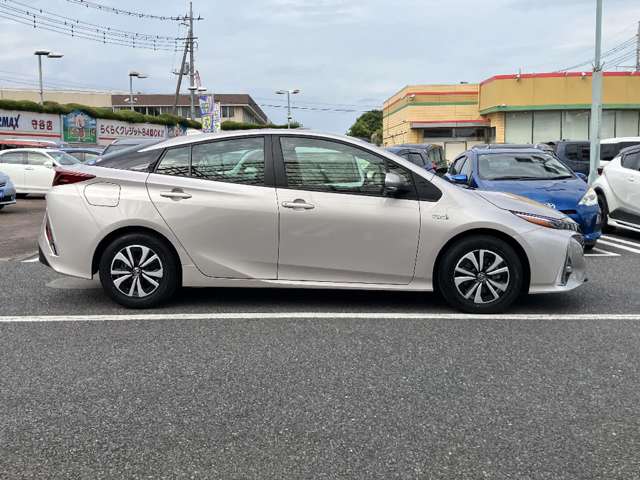 トヨタ プリウスＰＨＶ １．８ Ｓ ナビパッケージ R2年 (関東) 99