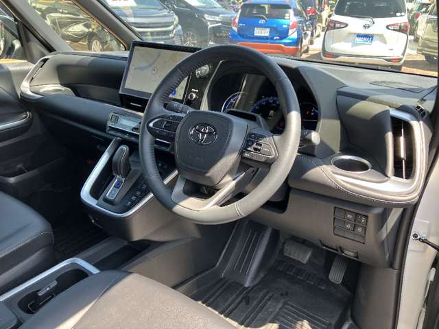 トヨタ ノア １．８ ハイブリッド Ｓ－Ｚ R7年 (関東) 99