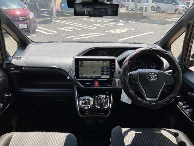 トヨタ ヴォクシー １．８ ハイブリッド ＺＳ 煌ＩＩ R2年 (関東) 99