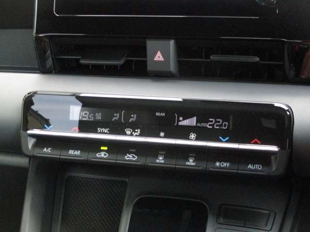 トヨタ ノア １．８ ハイブリッド Ｓ－Ｘ R8年 (九州・沖縄) 99