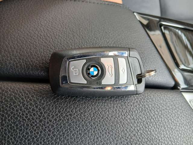 ＢＭＷ ５シリーズ ５２３Ｄ ラグジュアリー ディーゼルターボ H29年 () 99
