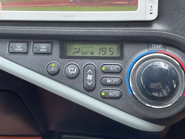トヨタ アクア １．５ Ｓ H24年 (東海) 99