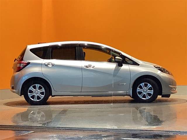 日産 ノート １．２ Ｅ－ＰＯＷＥＲ Ｘ H29年 (近畿) 99